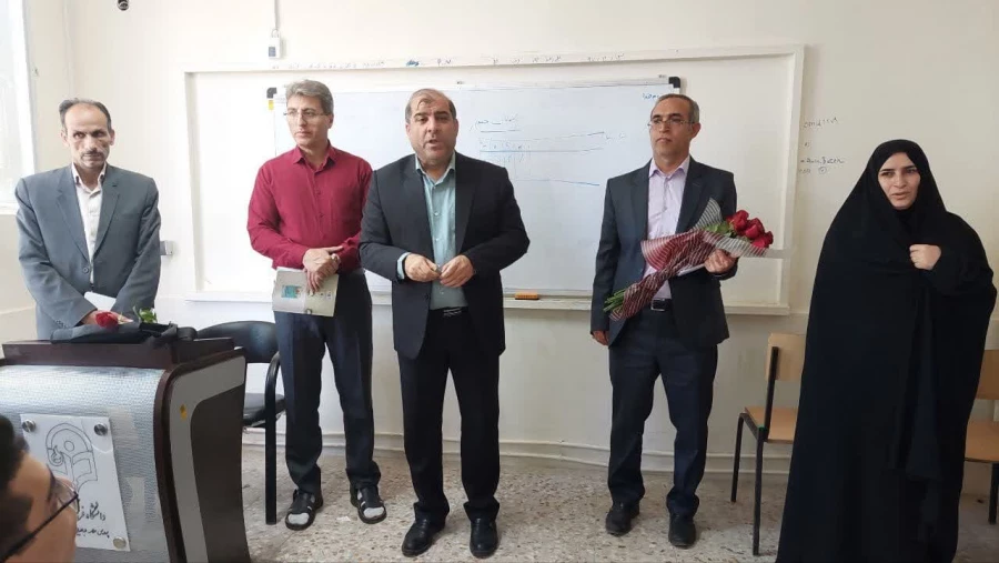 تبریک روز معلم وهفته سر آمدی آموزش به اساتید و دانشجو معلم دانشگاه فرهنگیان لرستان 26