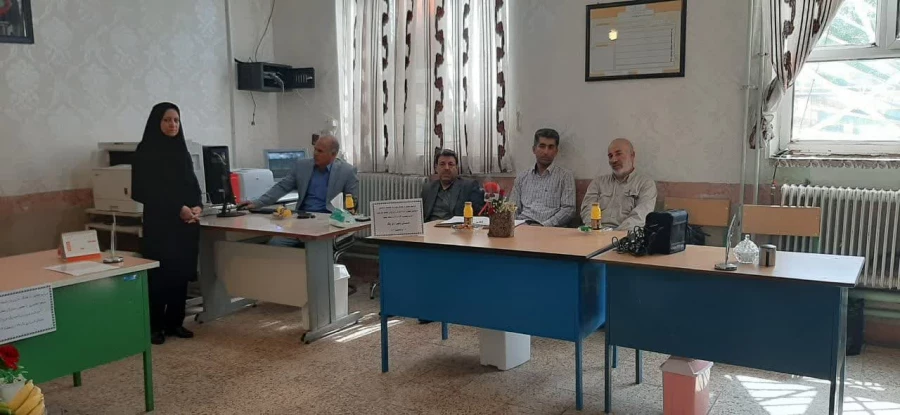 بازدید مدیر گروه علوم تربیتی وکارشناس  کارورزی پردیس علامه طباطبایی لرستان از مدارس مجری کارورزی  7