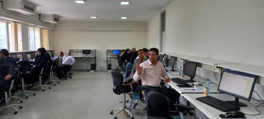 دوره آموزشی آشنایی با تولید و یادگیری محتوای الکترونیکی مناسبت دهه سرآمدی آموزش برای اساتید هیئت علمی و مأمورین آموزشی دانشگاه فرهنگیان لرستان  5