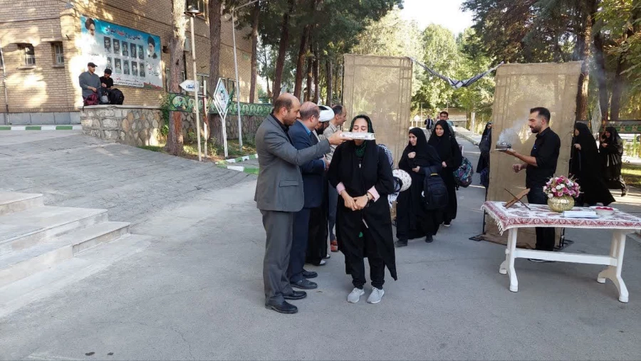 مراسم بدرقه کاروان راهیان اربعین حسینی دانشگاه فرهنگیان لرستان 13