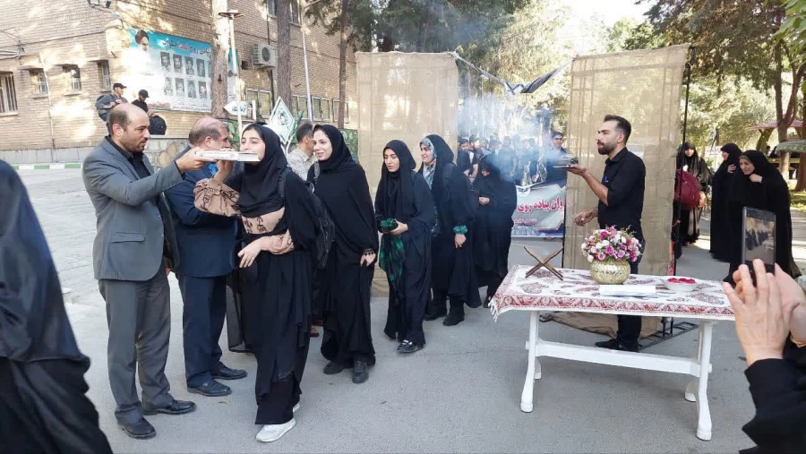 مراسم بدرقه کاروان راهیان اربعین حسینی دانشگاه فرهنگیان لرستان 14