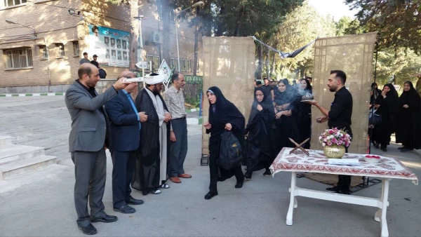 مراسم بدرقه کاروان راهیان اربعین حسینی دانشگاه فرهنگیان لرستان 15