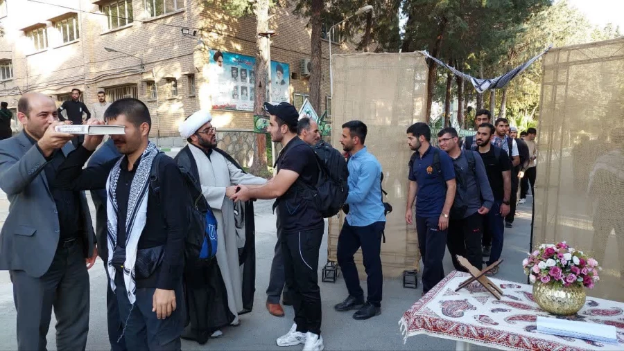 مراسم بدرقه کاروان راهیان اربعین حسینی دانشگاه فرهنگیان لرستان 17