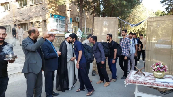 مراسم بدرقه کاروان راهیان اربعین حسینی دانشگاه فرهنگیان لرستان 19