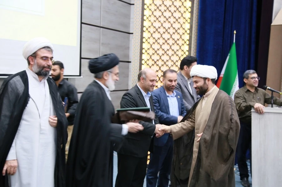 آیین معارفه سرپرست نهاد نمایندگی مقام معظم رهبری در دانشگاه فرهنگیان استان لرستان و معرفی مسئول نهاد دانشگاه لرستان و تکریم مسئول پیشین این نهاد برگزار شد 12