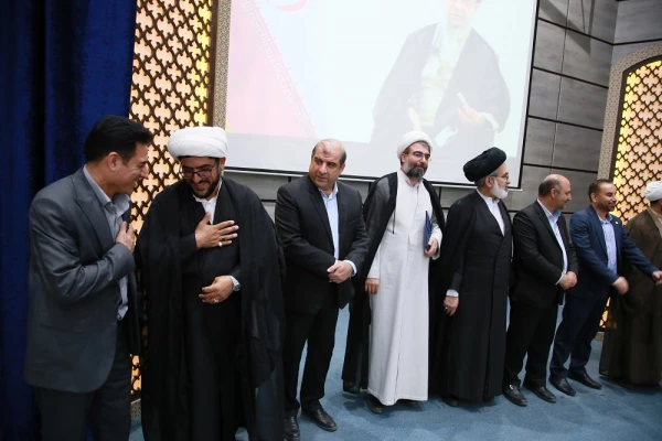 آیین معارفه سرپرست نهاد نمایندگی مقام معظم رهبری در دانشگاه فرهنگیان استان لرستان و معرفی مسئول نهاد دانشگاه لرستان و تکریم مسئول پیشین این نهاد برگزار شد 14