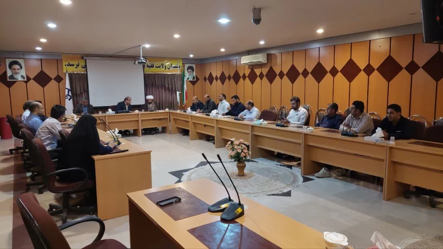 جلسه نشست صمیمی مسئول نهاد مقام معظم رهبری در دانشگاه فرهنگیان لرستان با حضور مسئولان مدیریت استان و کارکنان پردیس علامه طباطبایی لرستان 7