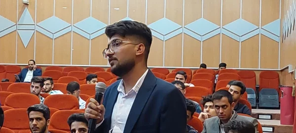 جلسه نشست دانشجویی در دانشگاه فرهنگیان پردیس علامه طباطبایی لرستان از کارنامه دولت تا فتح قلها 10