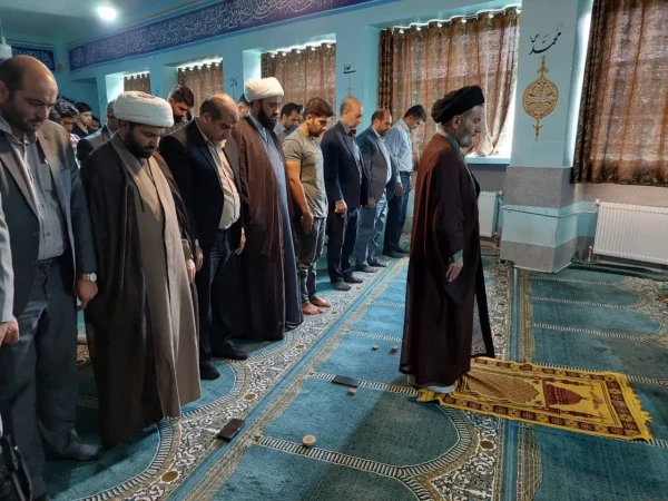 برگزاری مباحث اخلاقی تفسیر قرآن کریم با حضور حجت الاسلام والمسلمین دکتر شاهرخی نماینده ولی فقیه و امام جمعه محبوب شهر خرم آباد 3