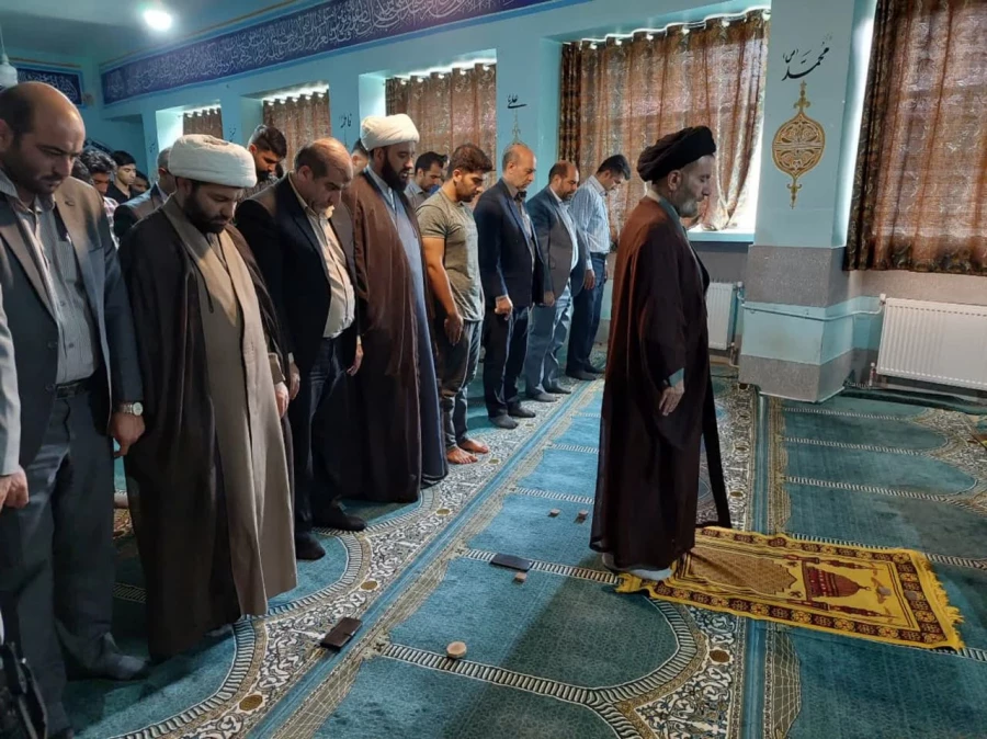 برگزاری مباحث اخلاقی تفسیر قرآن کریم با حضور حجت الاسلام والمسلمین دکتر شاهرخی نماینده ولی فقیه و امام جمعه محبوب شهر خرم آباد 3