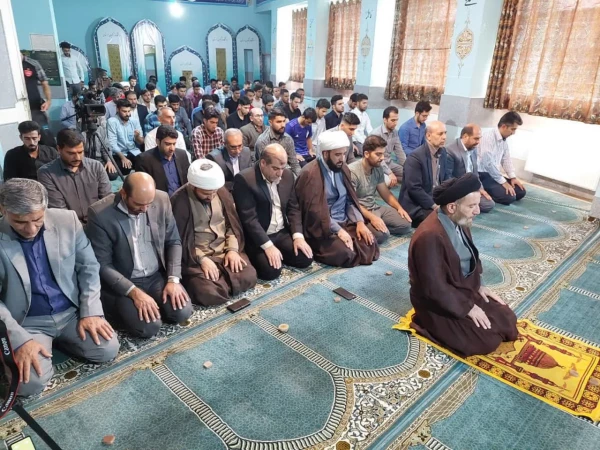 برگزاری مباحث اخلاقی تفسیر قرآن کریم با حضور حجت الاسلام والمسلمین دکتر شاهرخی نماینده ولی فقیه و امام جمعه محبوب شهر خرم آباد 4