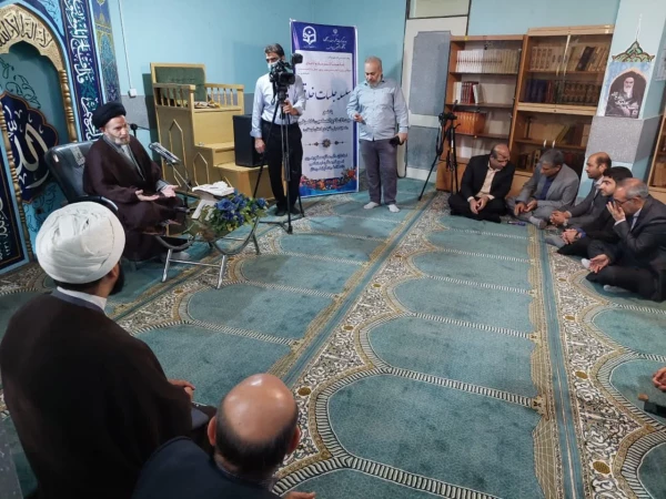 برگزاری مباحث اخلاقی تفسیر قرآن کریم با حضور حجت الاسلام والمسلمین دکتر شاهرخی نماینده ولی فقیه و امام جمعه محبوب شهر خرم آباد 6