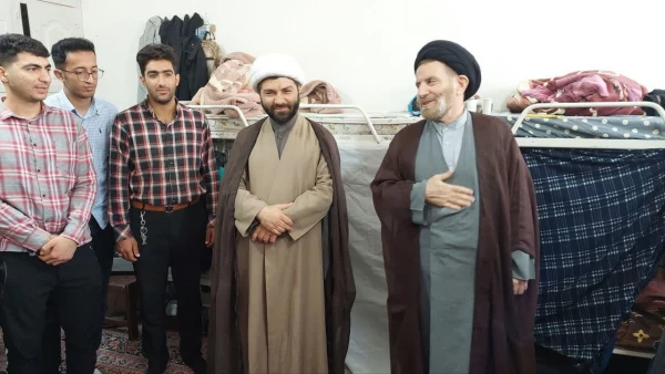 برگزاری مباحث اخلاقی تفسیر قرآن کریم با حضور حجت الاسلام والمسلمین دکتر شاهرخی نماینده ولی فقیه و امام جمعه محبوب شهر خرم آباد 11