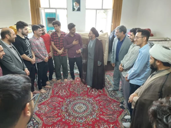 برگزاری مباحث اخلاقی تفسیر قرآن کریم با حضور حجت الاسلام والمسلمین دکتر شاهرخی نماینده ولی فقیه و امام جمعه محبوب شهر خرم آباد 12