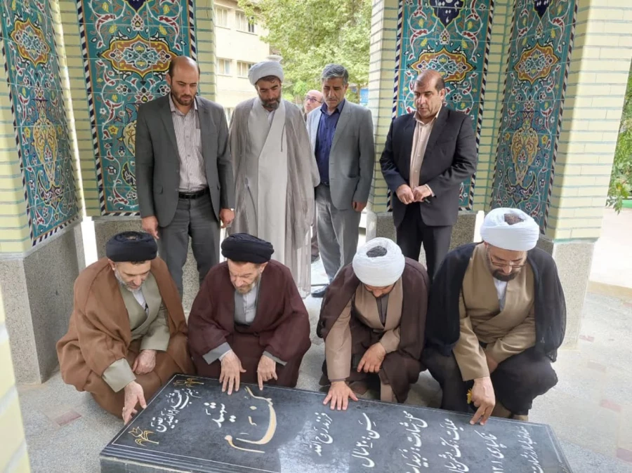 برگزاری مباحث اخلاقی تفسیر قرآن کریم با حضور حجت الاسلام والمسلمین دکتر شاهرخی نماینده ولی فقیه و امام جمعه محبوب شهر خرم آباد 13