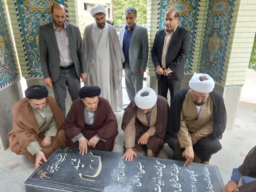 برگزاری مباحث اخلاقی تفسیر قرآن کریم با حضور حجت الاسلام والمسلمین دکتر شاهرخی نماینده ولی فقیه و امام جمعه محبوب شهر خرم آباد 14