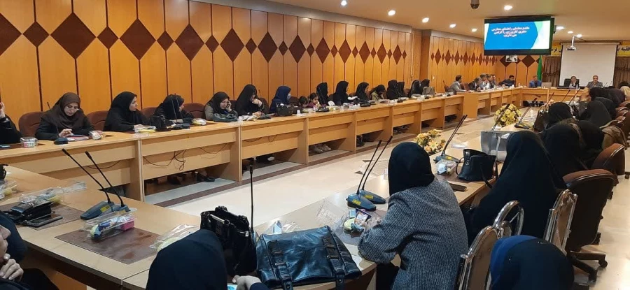 برگزاری دوره بالندگی مدیران و معلمان راهنمای مدارس مجری کارورزی 7