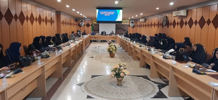 برگزاری دوره بالندگی مدیران و معلمان راهنمای مدارس مجری کارورزی 11