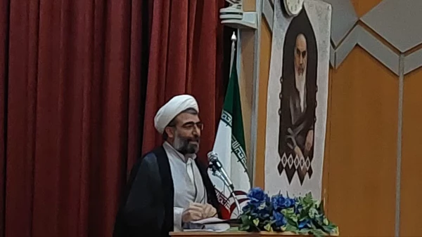 آیین رونمایی از مجموعه ۴۰ جلدی ره نامه ،مقام معظم رهبری در دانشگاه فرهنگیان لرستان 7