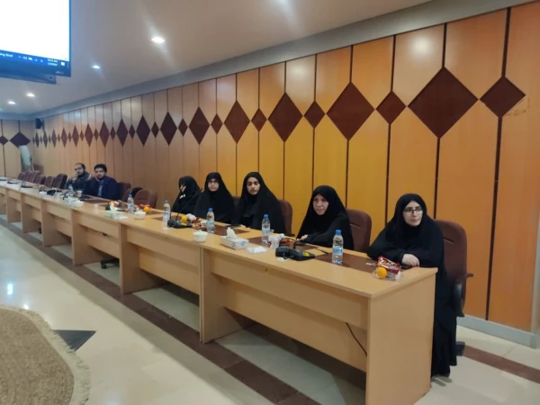 نشست بصیرتی با موضوع: بصیرت و مقاومت در مکتب حاج قاسم سلیمانی 6