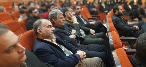 دوره آشنایی و ارتقاء سطح دانش وتوانمندی مدیران و معلمان راهنمای مدارس کارورزی شهرستان خرم آباد 4