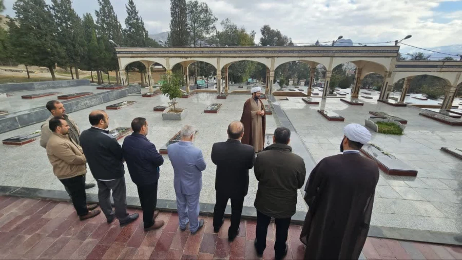 آیین غبار روبی مزار شهداء و شهیدای گمنام  در ایام الله دهه فجر انقلاب اسلامی 7