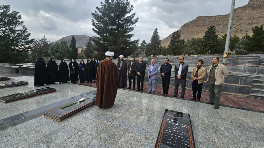 آیین غبار روبی مزار شهداء و شهیدای گمنام  در ایام الله دهه فجر انقلاب اسلامی 9