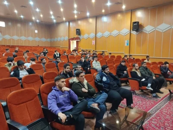 برگزاری نشست تخصصی، توجیهی " آشنایی با شیوه نامه انضباطی"دانشجویان پردیس علامه طبایی لرستان  2