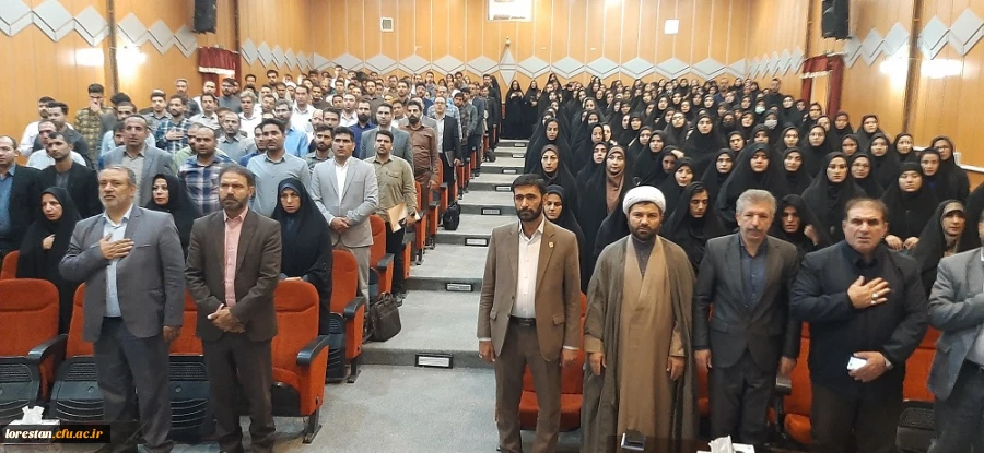 معلم الگو و اسوه دانش آموز است 2