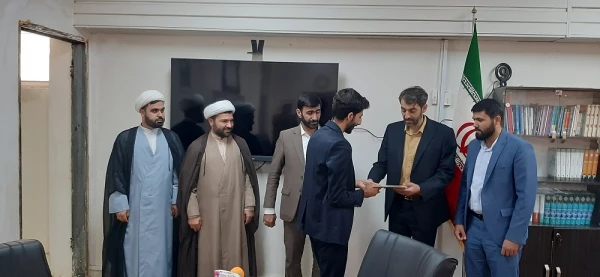  اشکان فرهادی مسئول جدید بسیج دانشجویی پردیس علامه طباطبایی لرستان شد. 5