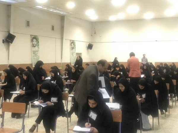 بازدید مسئولین دانشگاه فرهنگیان لرستان از روند برگزاری امتحانات نیم سال دوم تحصیلی دانشجو معلمان  10
