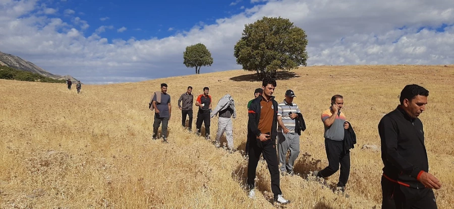 همایش کوهپیمایی پیاده روی به منطقه توریستی و حفاظتی محیط زیستی غار کلدر سفید کوه خرم آباد 3