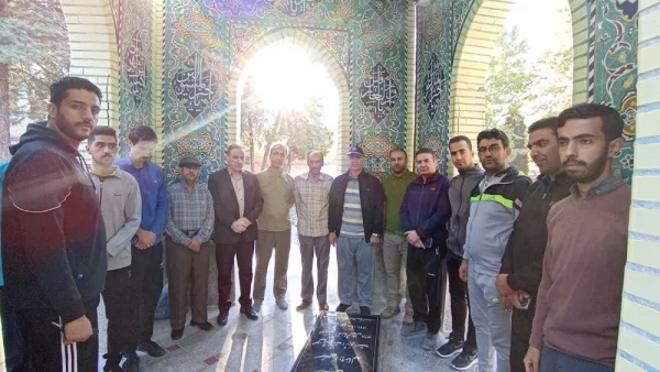 همایش کوهپیمایی پیاده روی به منطقه توریستی و حفاظتی محیط زیستی غار کلدر سفید کوه خرم آباد 4