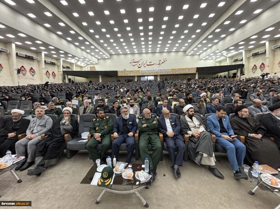  شهدای دانشجومعلم الگوی رشادت و معنویت هستند  3