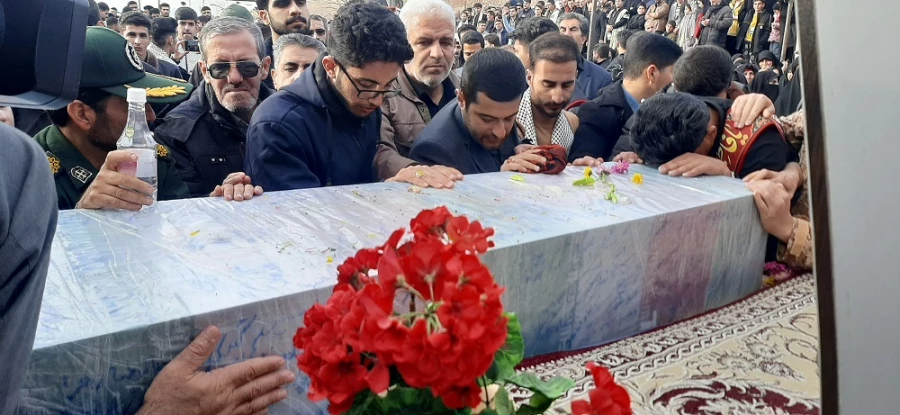 مراسم تشییع و تدفین شهید گمنام در دانشگاه فرهنگیان مرکز آموزش عالی شهید میرشاکی الیگودرز انجام شد  4