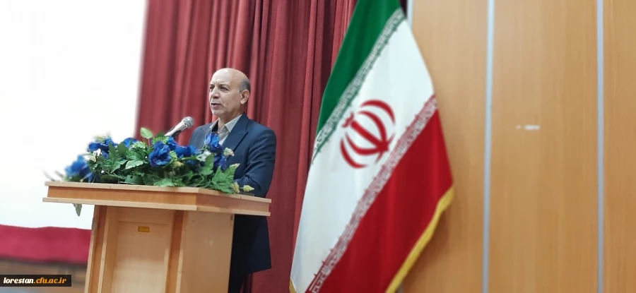 اساتید کارورزی پل ارتباط میان دانشگاه و مدارس هستند. 2