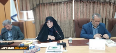 سرپرست دانشگاه فرهنگیان لرستان در نشست صمیمی با اساتید هیأت علمی 

اساتید دانشگاه  یاوران علمی، ستون های فکری و ارکان دانشگاه فرهنگیان هستند.