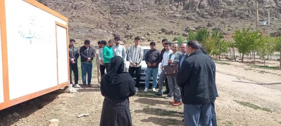 بازدید مسئولین دانشگاه فرهنگیان لرستان از مدارس چندپایه روستایی خرم آباد 2
