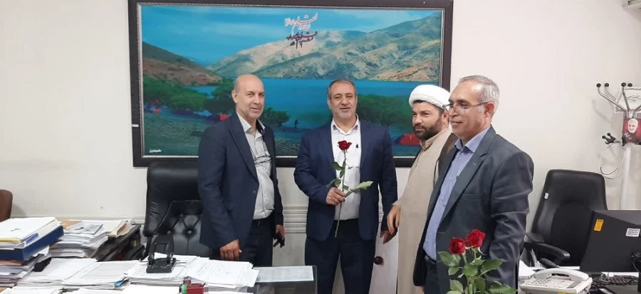 دیدار صمیمی مسئولان دانشگاه فرهنگیان لرستان با اساتید،کارکنان و دانشجویان به مناسبت روز معلم 3