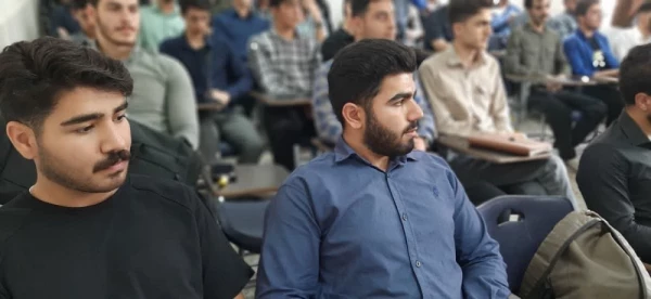 دیدار صمیمی مسئولان دانشگاه فرهنگیان لرستان با اساتید،کارکنان و دانشجویان به مناسبت روز معلم 6