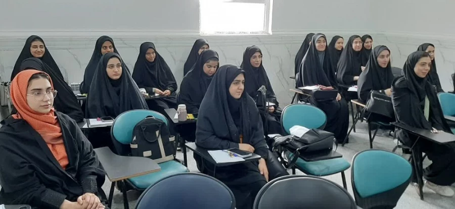 دیدار صمیمی مسئولان دانشگاه فرهنگیان لرستان با اساتید،کارکنان و دانشجویان به مناسبت روز معلم 8