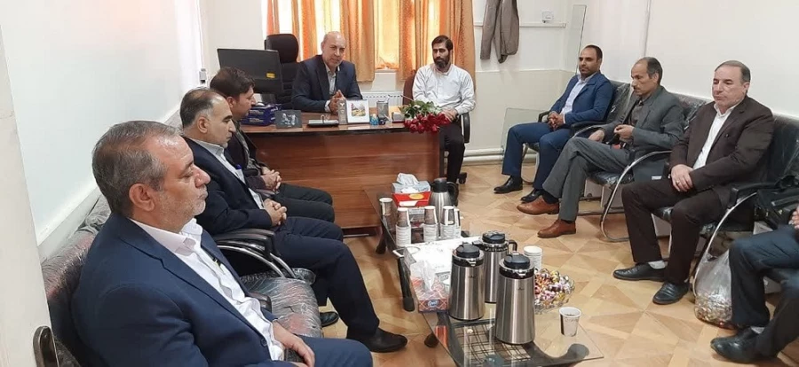 دیدار صمیمی مسئولان دانشگاه فرهنگیان لرستان با اساتید،کارکنان و دانشجویان به مناسبت روز معلم 9