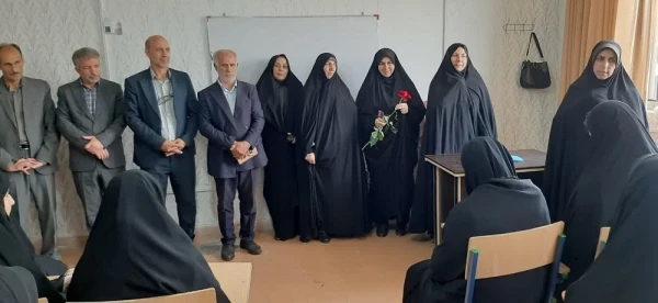 دیدار صمیمی مسئولان دانشگاه فرهنگیان لرستان با اساتید،کارکنان و دانشجویان به مناسبت روز معلم 15