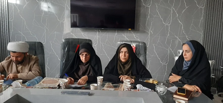 نشست هم اندیشی اساتید و کارکنان مرکز زینب کبری(س) با سرپرست دانشگاه فرهنگیان لرستان  3