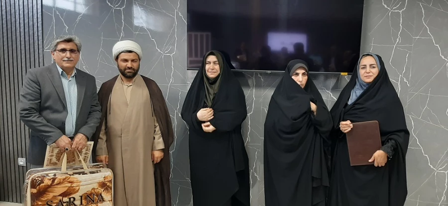 نشست هم اندیشی اساتید و کارکنان مرکز زینب کبری(س) با سرپرست دانشگاه فرهنگیان لرستان  4