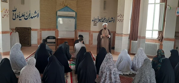 نشست هم اندیشی اساتید و کارکنان مرکز زینب کبری(س) با سرپرست دانشگاه فرهنگیان لرستان  6