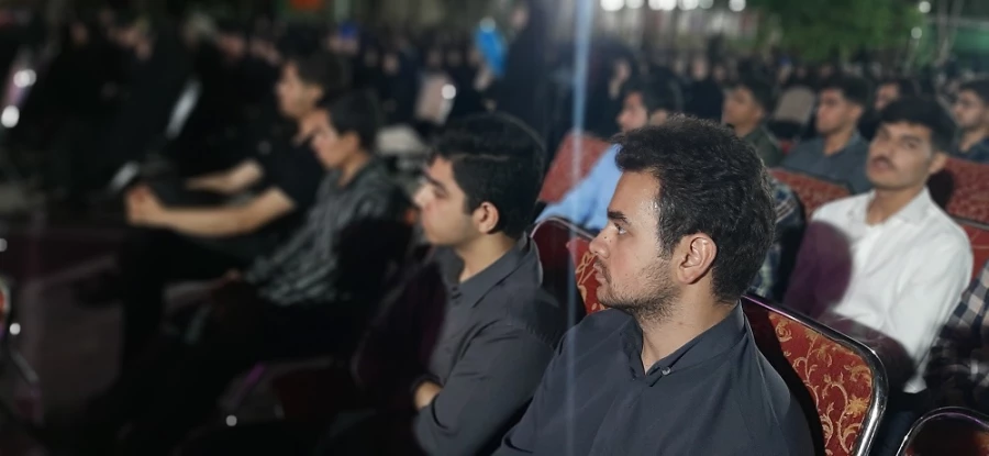 به مناسبت دهه کرامت برگزار شد:
برگزاری جشن دانشجویی دهه کرامت در پردیس آیت اله کمالوند با حضور مسئولان و استقبال پرشور دانشجویان
 6