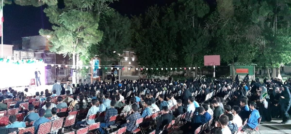 به مناسبت دهه کرامت برگزار شد:
برگزاری جشن دانشجویی دهه کرامت در پردیس آیت اله کمالوند با حضور مسئولان و استقبال پرشور دانشجویان
 10