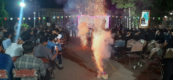 به مناسبت دهه کرامت برگزار شد:
برگزاری جشن دانشجویی دهه کرامت در پردیس آیت اله کمالوند با حضور مسئولان و استقبال پرشور دانشجویان
 12