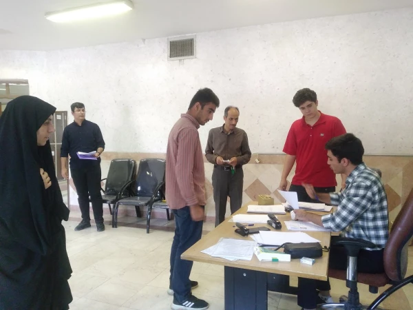 بازدید سرپرست دانشگاه فرهنگیان لرستان از روند معاینات پزشکی داوطلبان ورودی ۱۴۰۴ 6